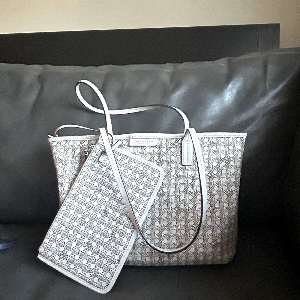 Tory Burch Small Ever Ready Zip Tote - Picture 2 of 8